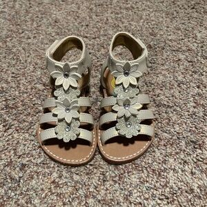 Toddler Sandals with Flower Design size 5
